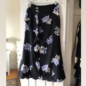 Banana Republic Skirts - EUC - Floral Flowy Maxi Skirt Banana Republic Skirts - EUC - Floral Flowy Maxi Skirt